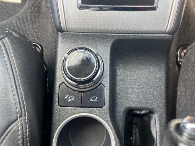 2025 Mitsubishi L200