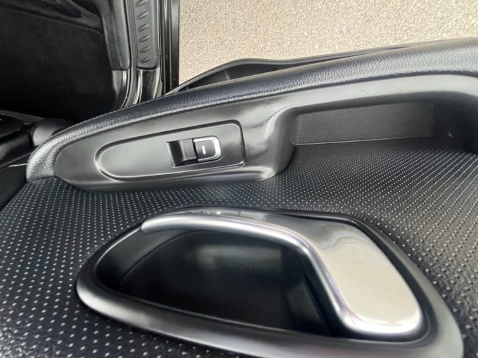 2025 Kia Carens