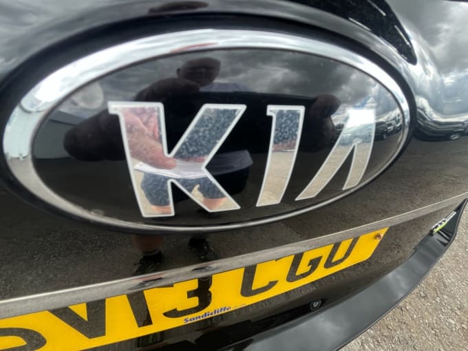 2025 Kia Carens