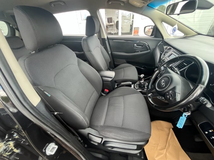 2025 Kia Carens
