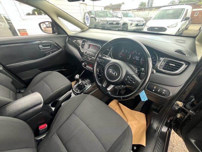 2025 Kia Carens