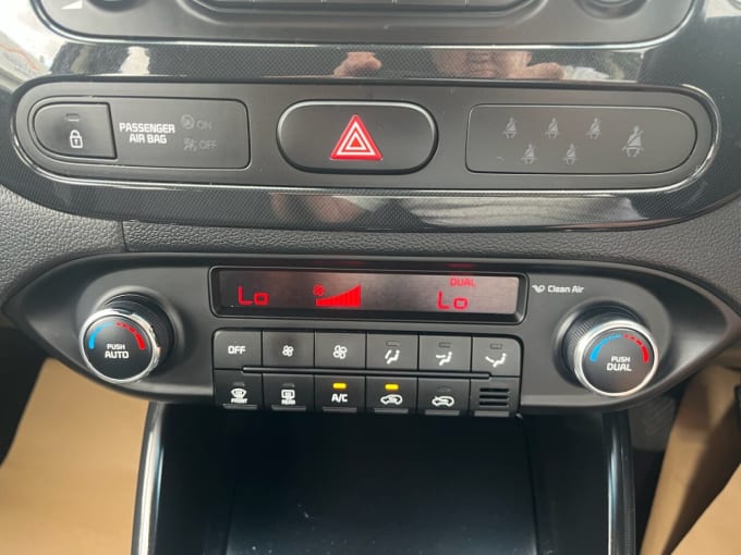 2025 Kia Carens