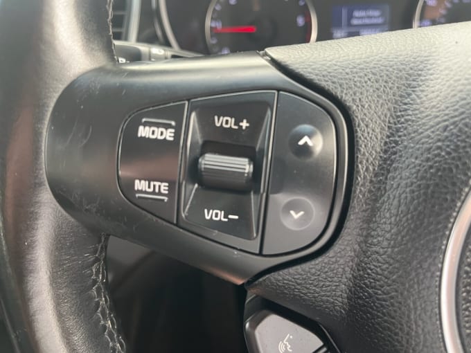 2025 Kia Carens