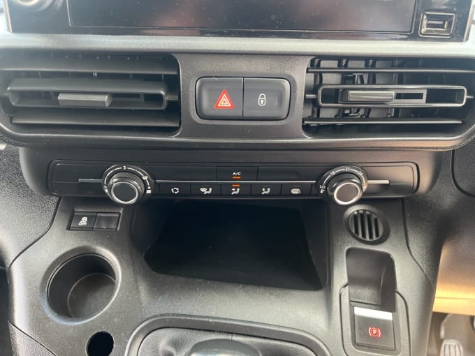2025 Peugeot Partner