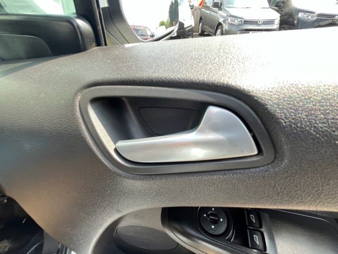 2025 Ford Transit Courier