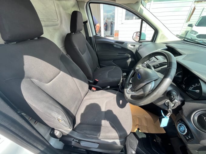 2025 Ford Transit Courier