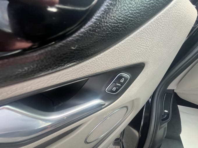 2025 Ford Tourneo Custom