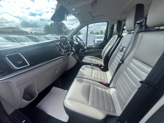 2025 Ford Tourneo Custom
