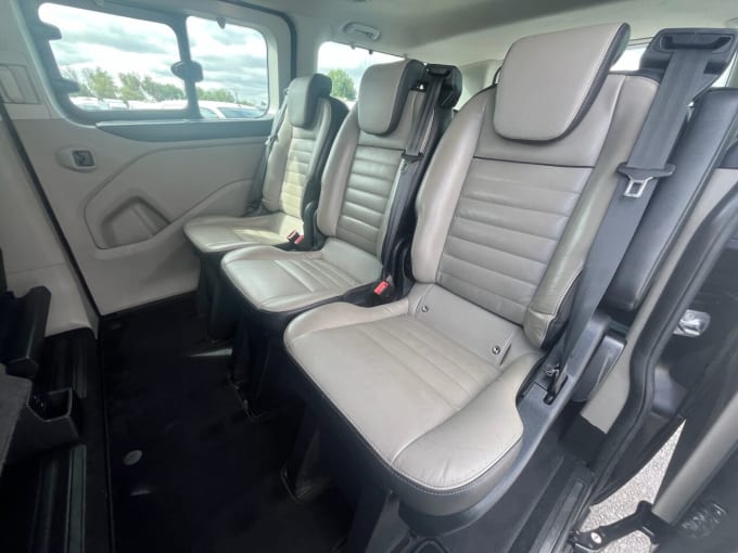2025 Ford Tourneo Custom