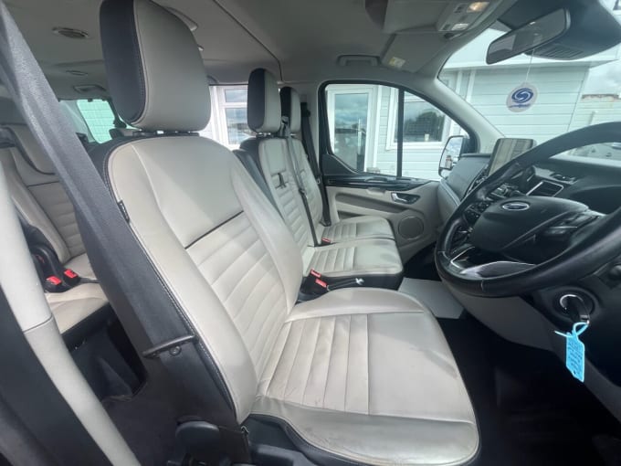 2025 Ford Tourneo Custom