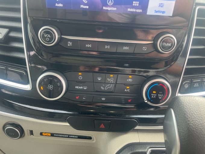 2025 Ford Tourneo Custom