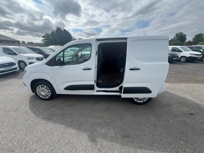 2025 Vauxhall Combo