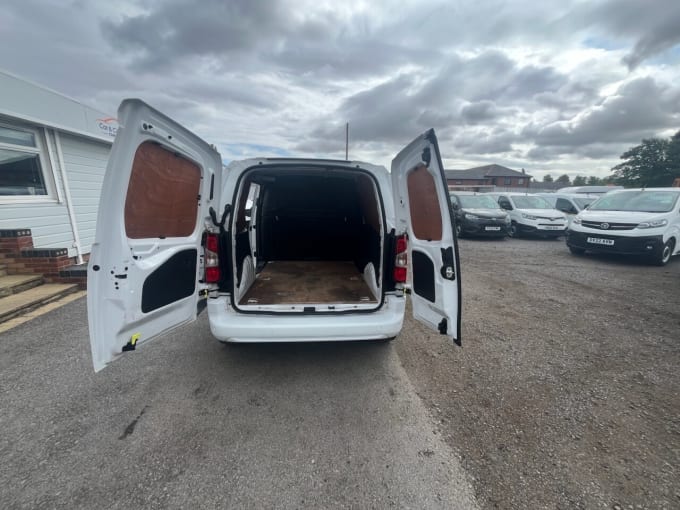 2025 Vauxhall Combo