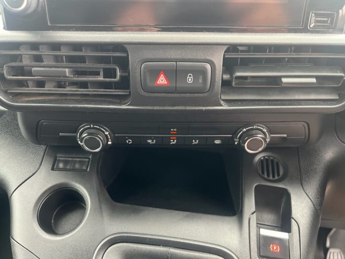 2025 Vauxhall Combo
