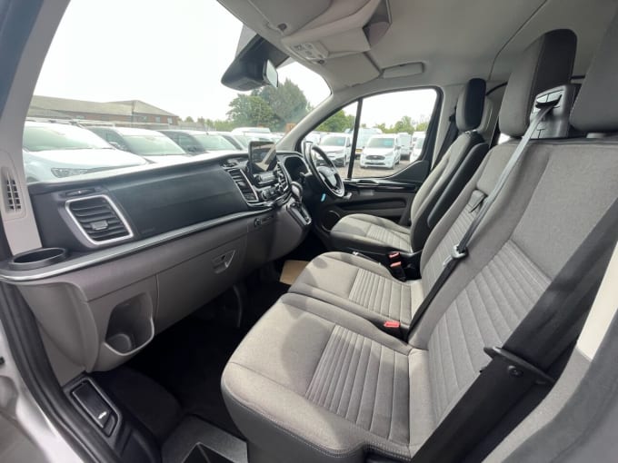 2025 Ford Tourneo Custom