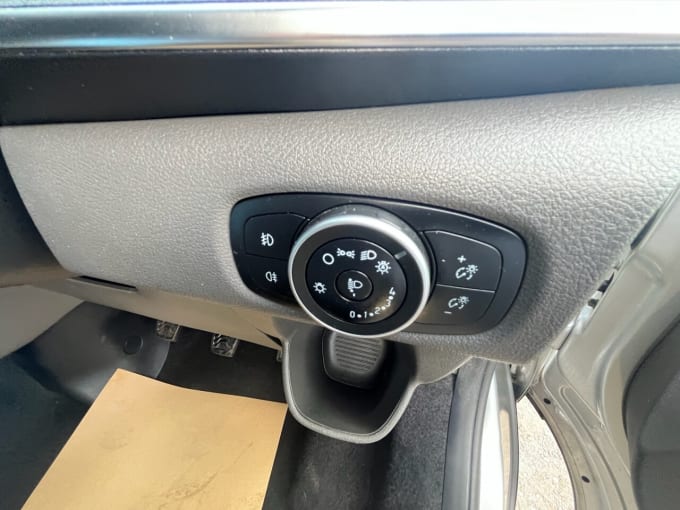 2025 Ford Tourneo Custom