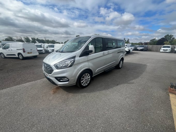2025 Ford Tourneo Custom