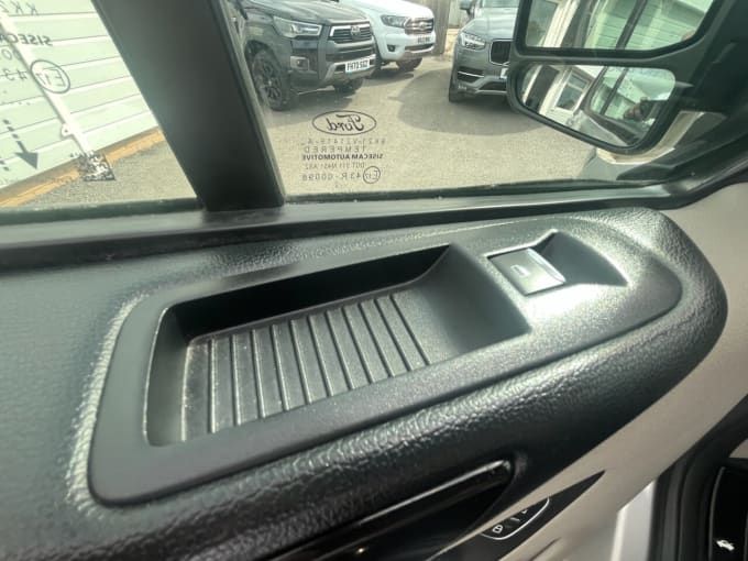 2025 Ford Tourneo Custom