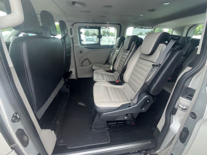 2025 Ford Tourneo Custom