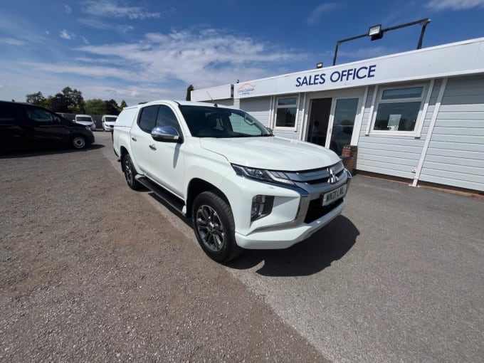 2025 Mitsubishi L200