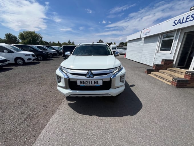 2025 Mitsubishi L200