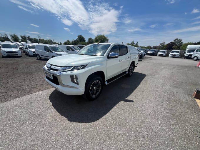 2025 Mitsubishi L200
