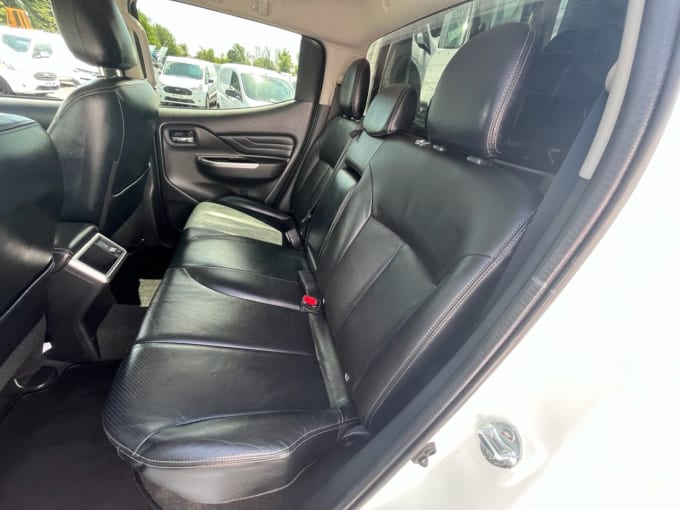 2025 Mitsubishi L200
