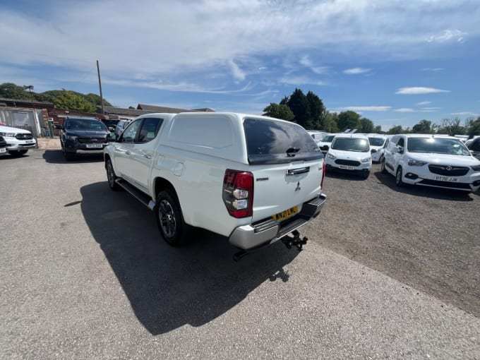 2025 Mitsubishi L200