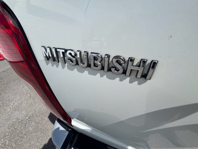 2025 Mitsubishi L200
