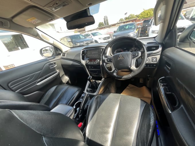 2025 Mitsubishi L200
