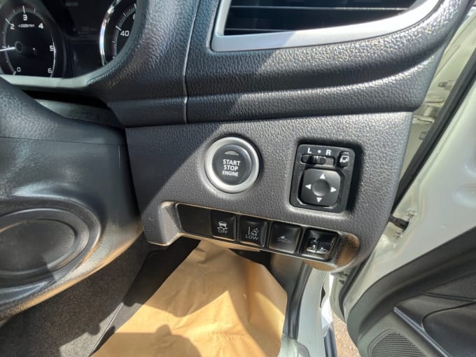 2025 Mitsubishi L200