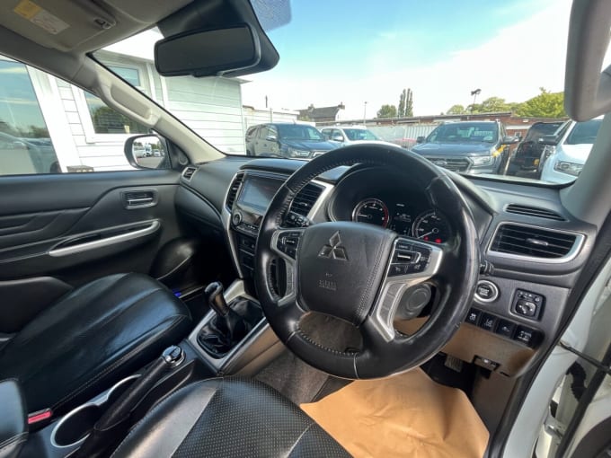 2025 Mitsubishi L200
