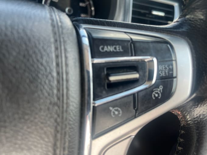 2025 Mitsubishi L200