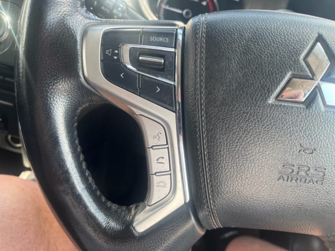 2025 Mitsubishi L200