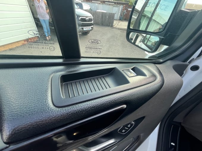 2025 Ford Tourneo Custom