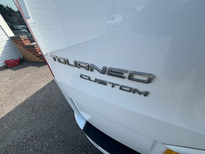 2025 Ford Tourneo Custom