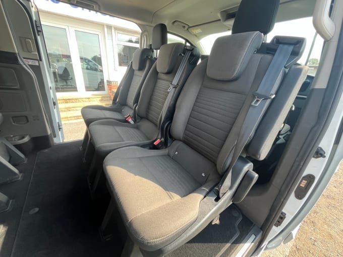 2025 Ford Tourneo Custom