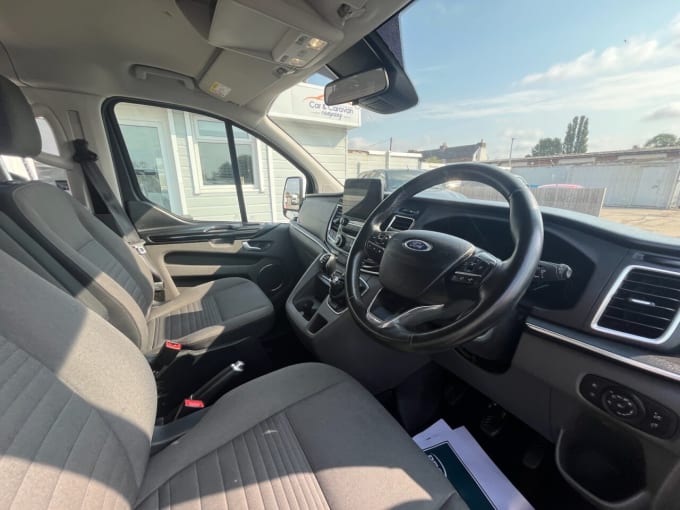 2025 Ford Tourneo Custom