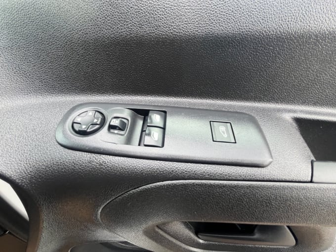 2025 Vauxhall Combo