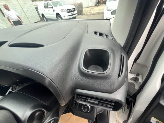 2025 Vauxhall Combo