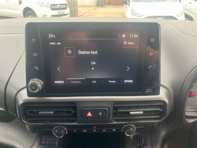 2025 Vauxhall Combo