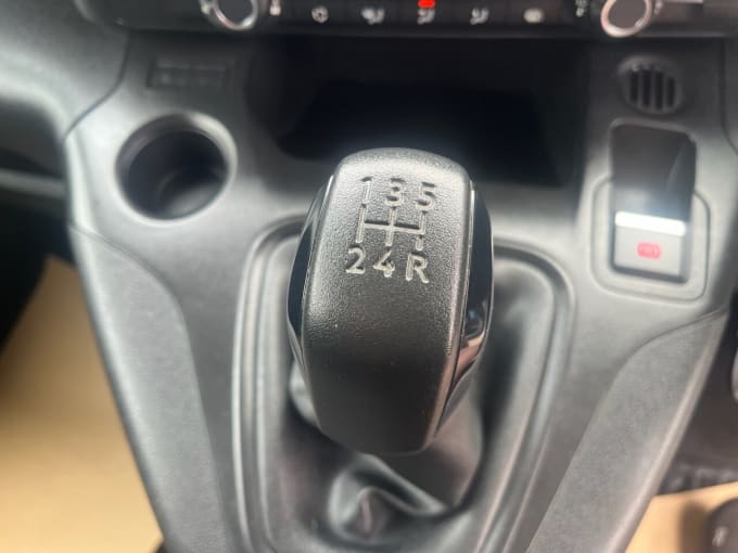 2025 Vauxhall Combo