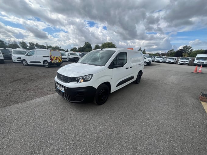 2025 Peugeot Partner