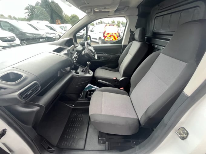 2025 Peugeot Partner