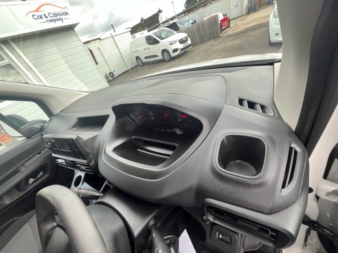 2025 Peugeot Partner