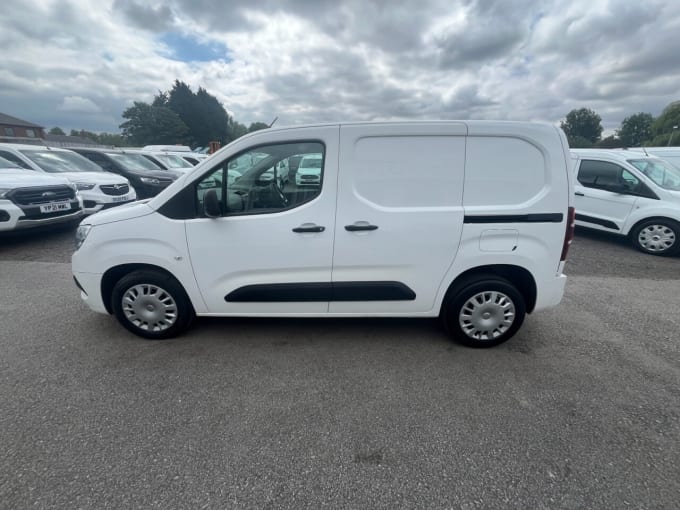 2025 Vauxhall Combo