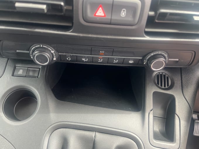 2025 Vauxhall Combo