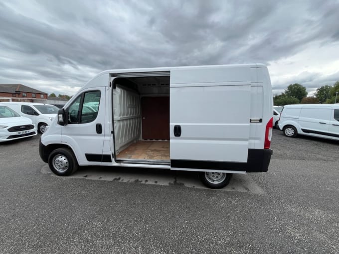 2025 Vauxhall Movano