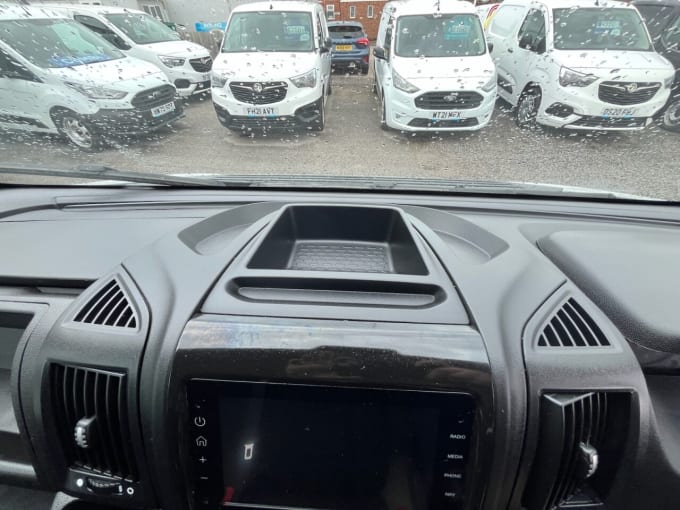 2025 Vauxhall Movano