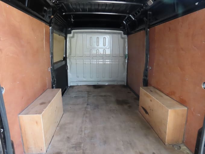 2025 Vauxhall Movano